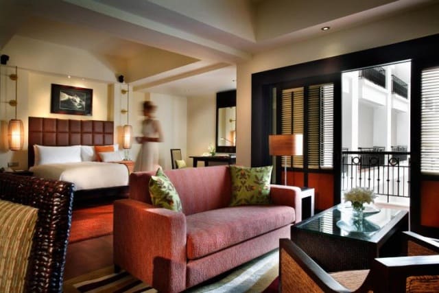 Phòng Suite được thiết kế như một căn hộ với phòng khách, 2 phòng ngủ. Ảnh: Internet