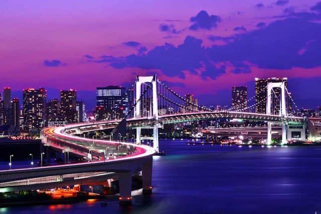 Cây cầu Rainbow nối giữa đảo và Tokyo (ảnh ST)