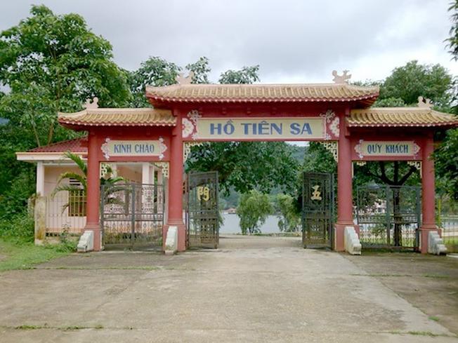 Khu du lịch sinh thái Tiên Sa là điểm du lịch hấp dẫn dành cho du khách tại Đà Nẵng